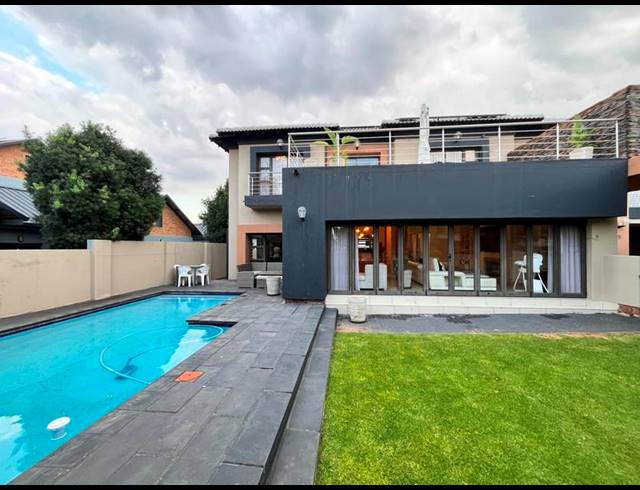 4 BEDROOM HOUSE FOR SALE IN MIDSTREAM HILL